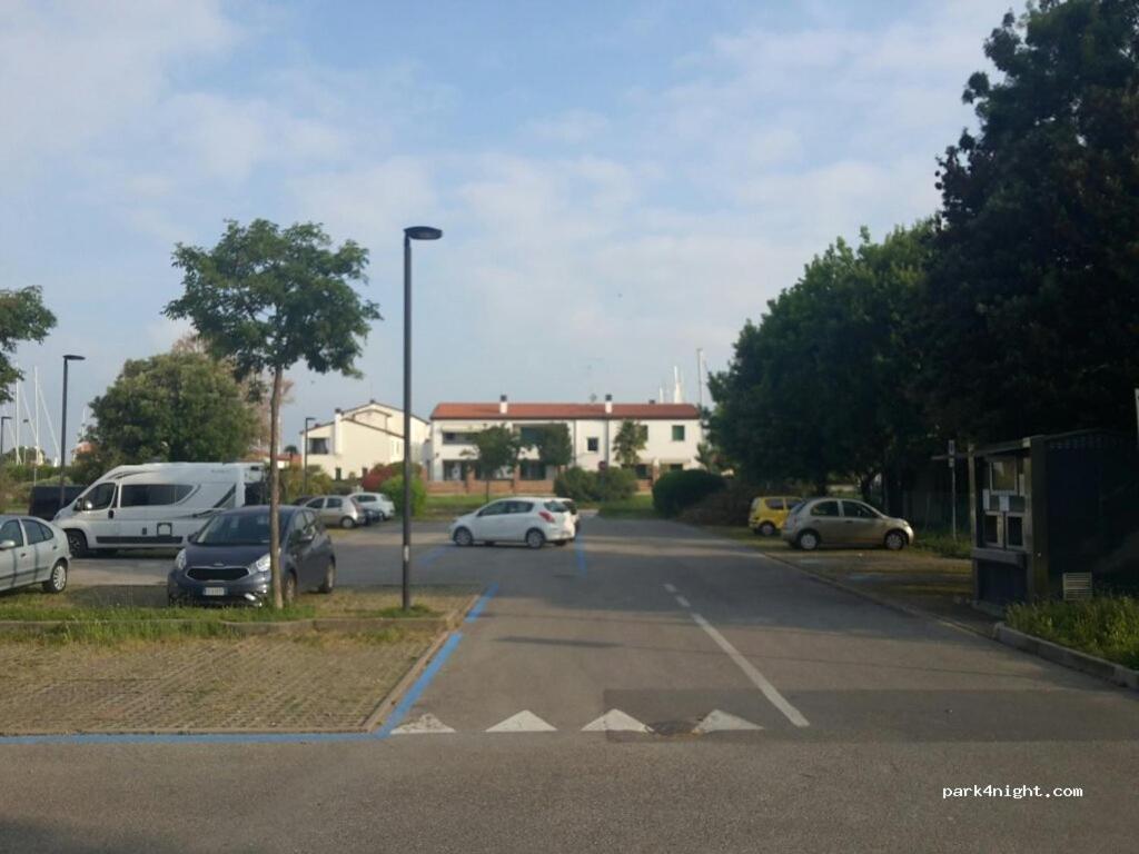 For * Caorle